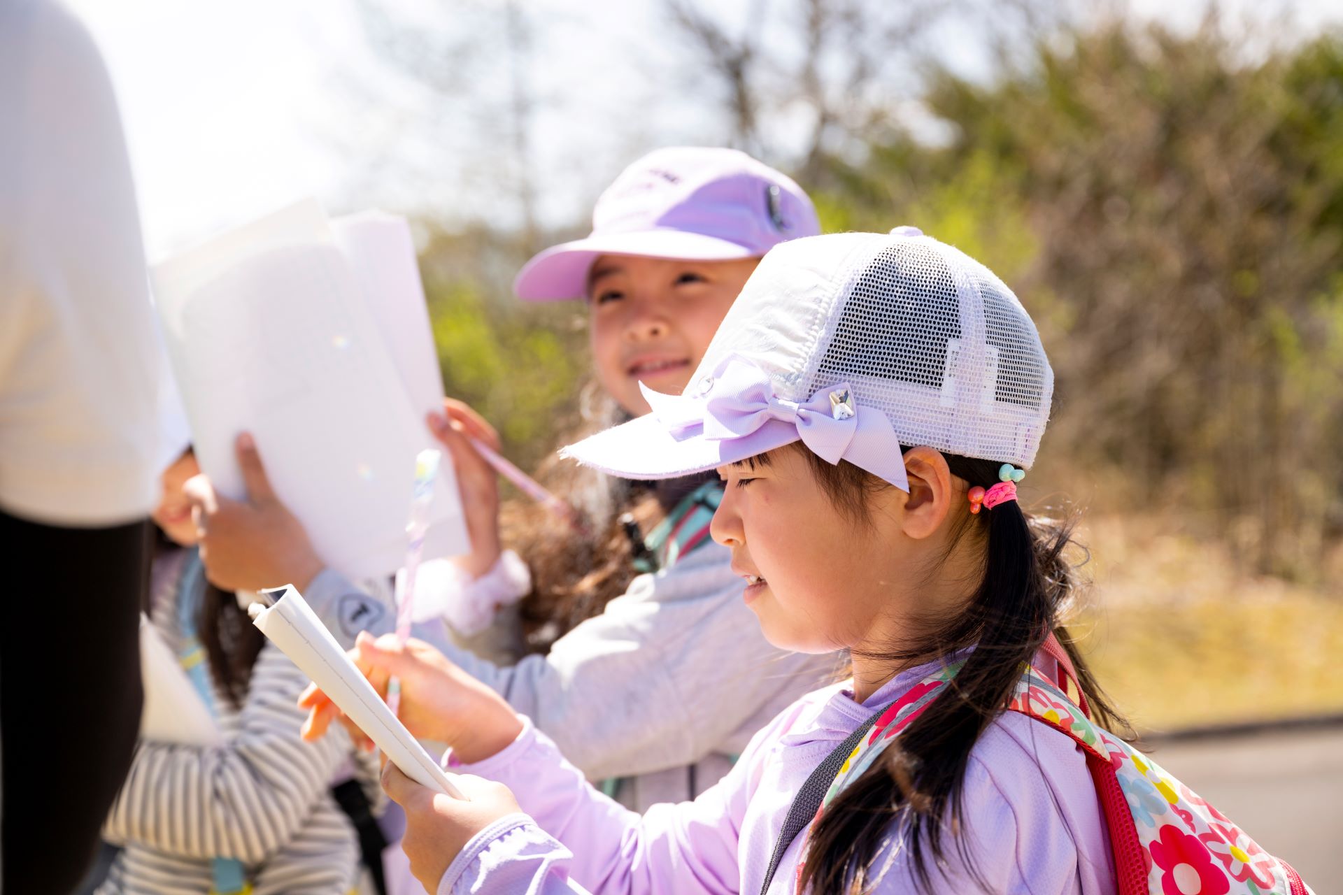 教室で出前授業を受ける小学生